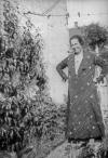 Anna Margrethe Hansen i haven på Gedservej 20, ca. 1932