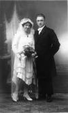 Mette Kirstine Larsen og Lars George Dichmann. Bryllupsbillede 12. december 1929