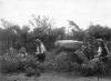 Tre søstre i haven på "Stensholm" 1917